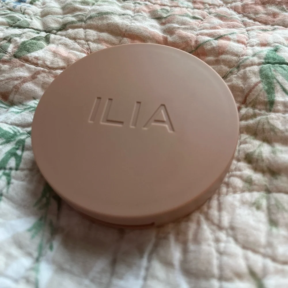 ILIA Sunshift Bronzer - Picture 1 of 5